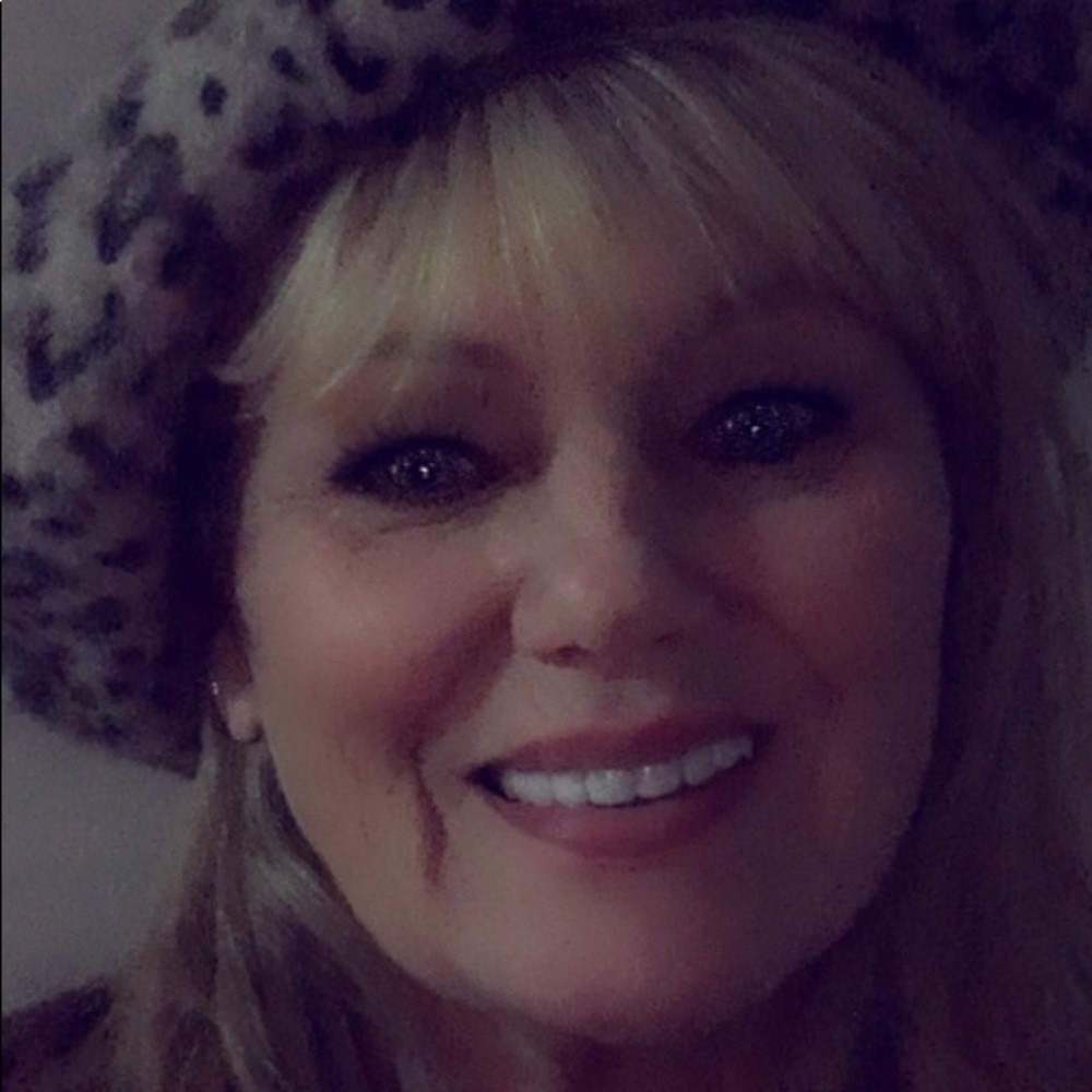 Meet your Posher, Sandy